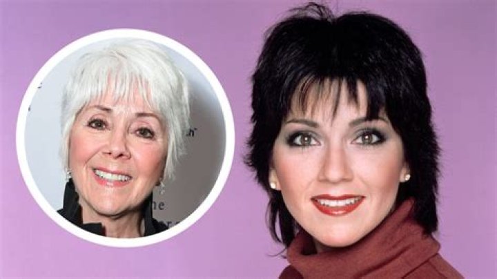 Is Joyce Dewitt a lesbian?