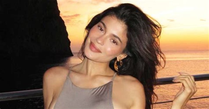 Is Kylie Jenner a lesbian?