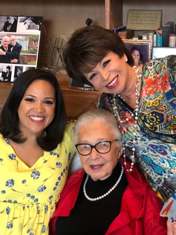 Is Laura Jarrett Related To Valerie Jarrett? Mother-Daughter Age Gap And Husband Tony Balkissoon