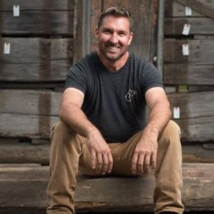 Is Mark Bowe married?