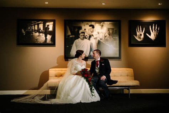 Is Mark Lowry Gay and Is He Married?