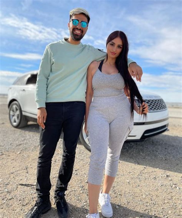 Is Mo Vlogs Muslim? Mo Vlogs Father, Net worth, Name, Wiki and Religion