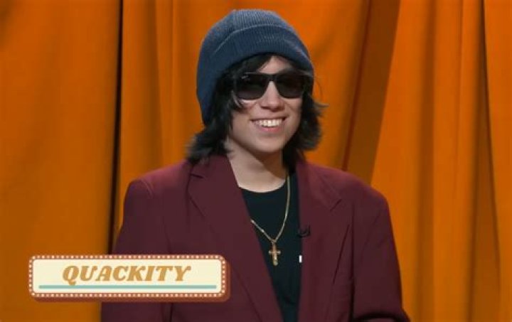 Is Quackity Gay? Age, Height, Net Worth