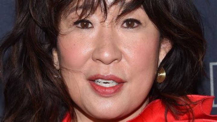 Is Sandra Oh in a relationship?