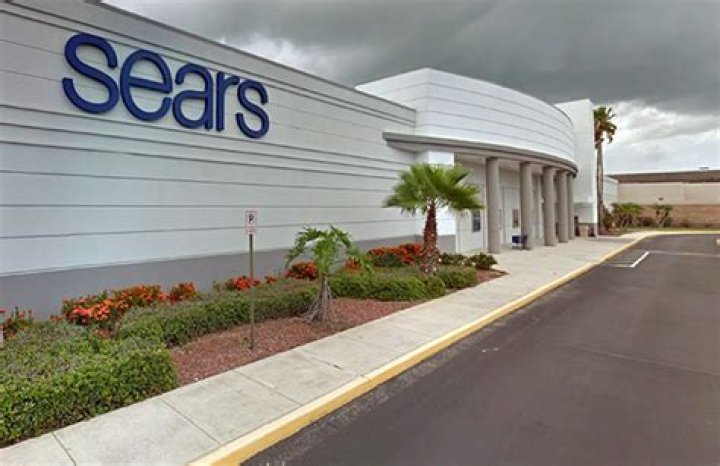 Is Sears in Vero Beach closing?