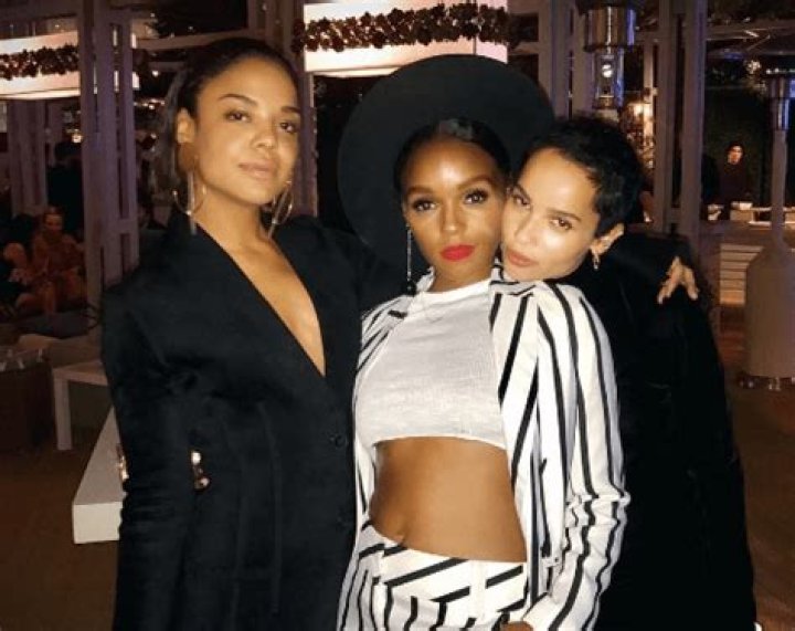 Is Tessa Thompson Gay Or Bi? Does She Have A Girlfriend?