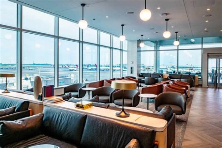 Is there a Delta lounge in Heathrow?