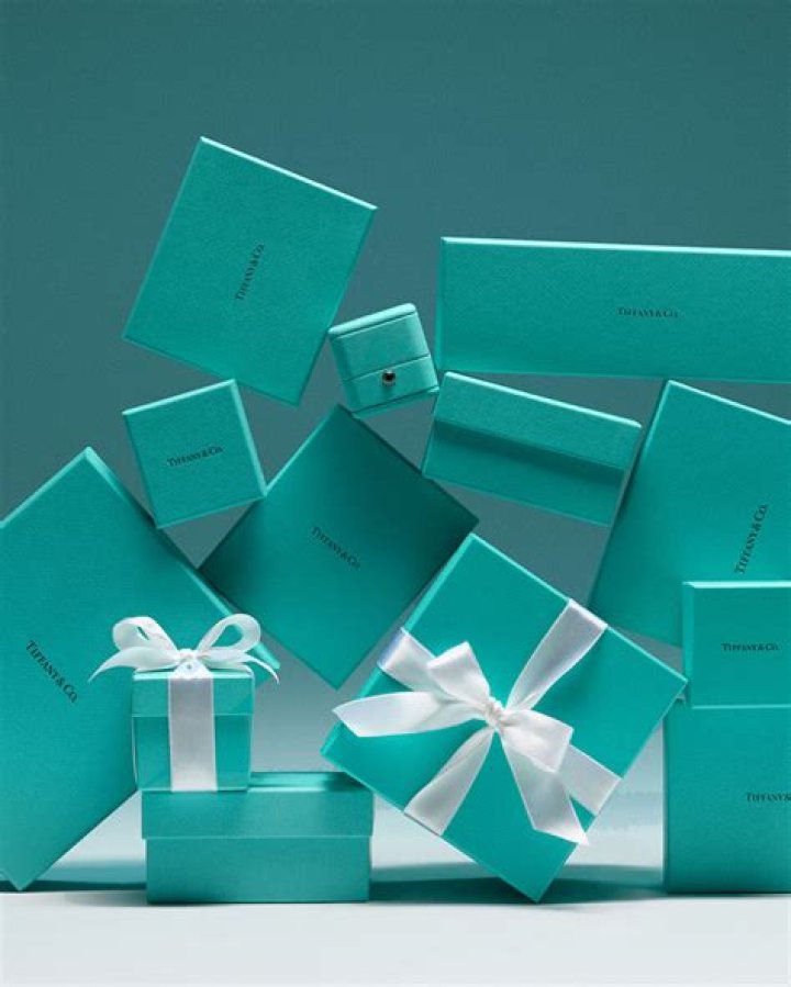 Is Tiffany blue more blue or green?