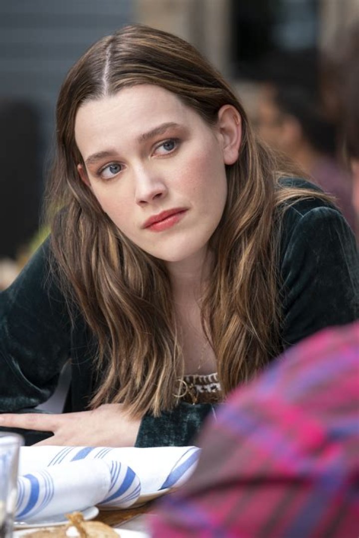 Is Victoria Pedretti a lesbian?