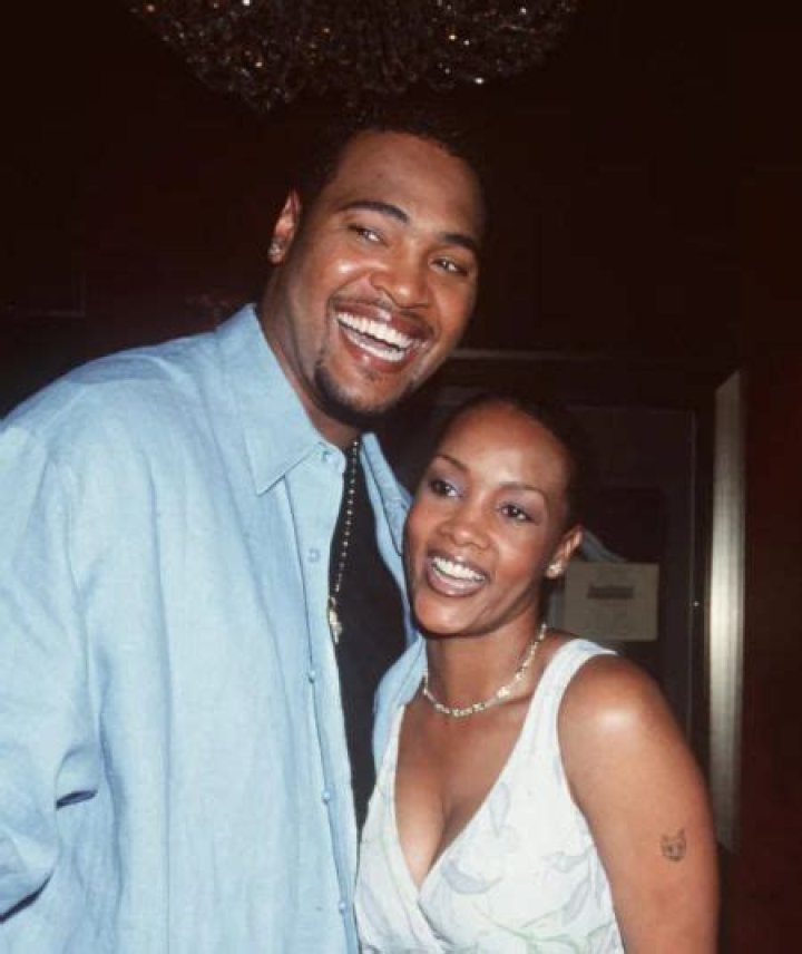 Is Vivica Fox Married In 2023? Why Did She Divorce Her First Husband?