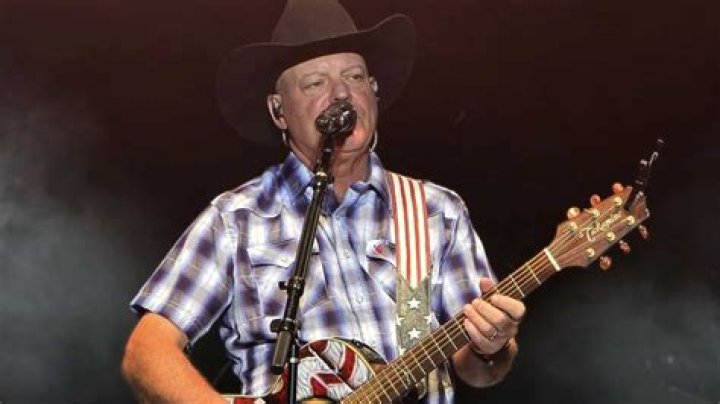 John Michael Montgomery Height, Weight, Net Worth, Age, Birthday, Wikipedia, Who, Nationality, Biography