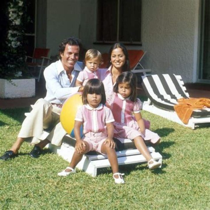 Julio Iglesias Family Life With Wife Miranda Rijnsburger And Children