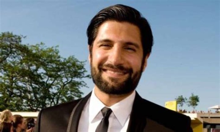 Kayvan Novak’s Biography: Height, Girlfriend, Net Worth. Married?