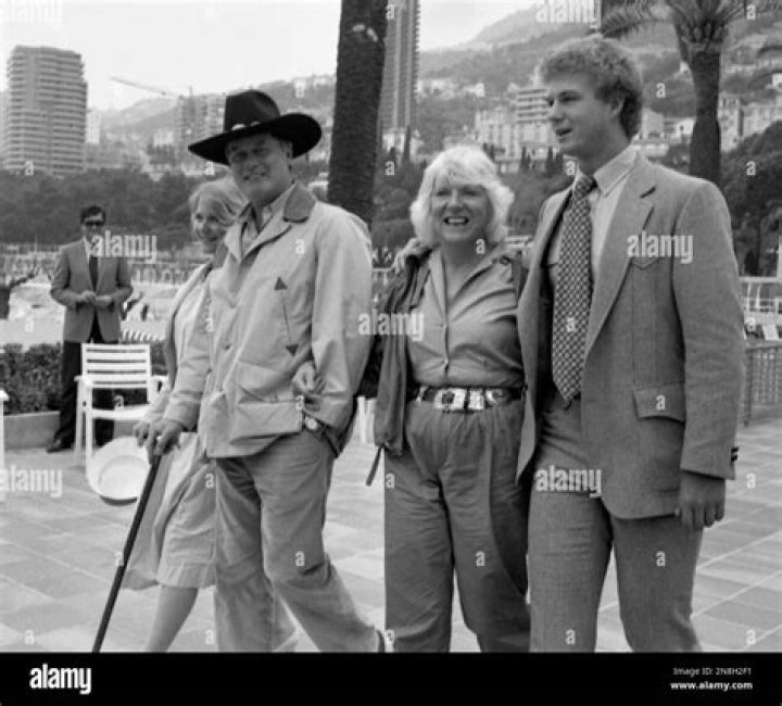 Larry Hagman Height, Weight, Net Worth, Age, Birthday, Wikipedia, Who, Instagram, Biography