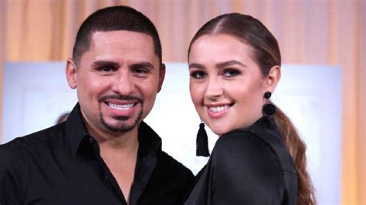 Larry Hernandez is Married to Kenia Ontiveros since 2016