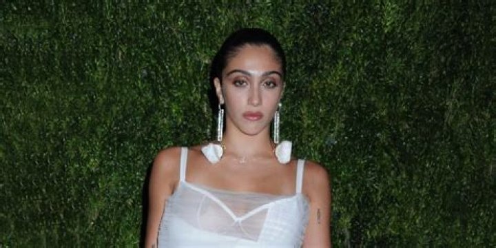 Lourdes Leon Sizzles Height, Weight, Net Worth, Age, Birthday, Wikipedia, Who, Instagram, Biography