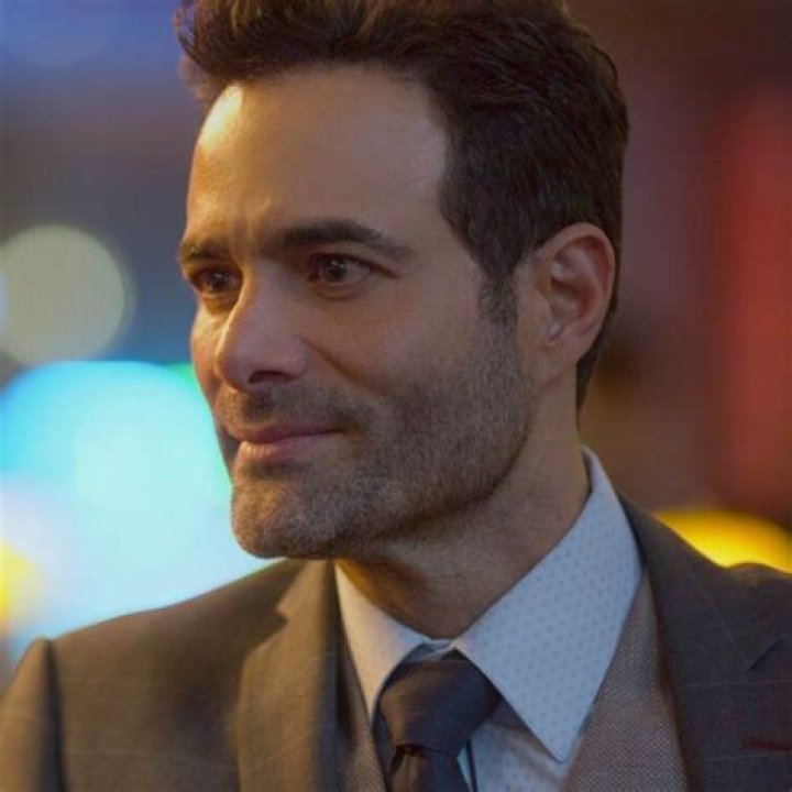 Luis Roberto Guzman Short Biography