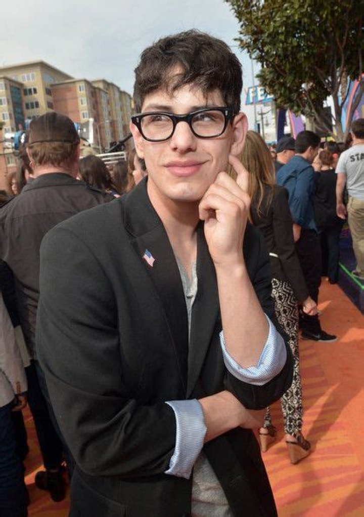 Matt Bennett Wiki, Age, Net Worth, Girlfriend, Family, Biography & More