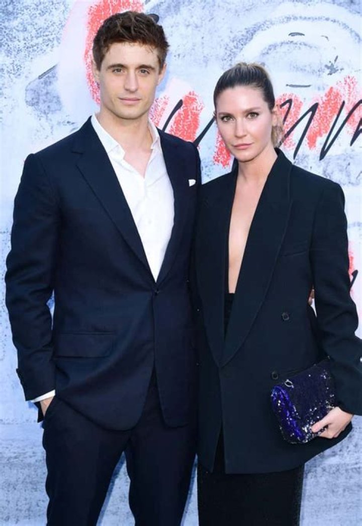 Max Irons is Married to Wife: Sophie Pera. Kids.