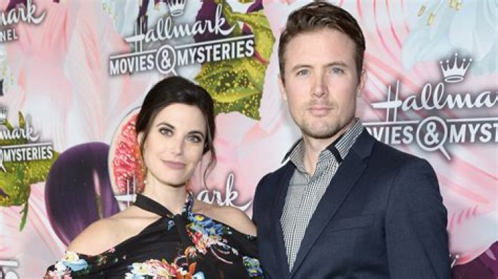 Meghan Ory’s Wiki, Husband John Reardon. Is She Pregnant?