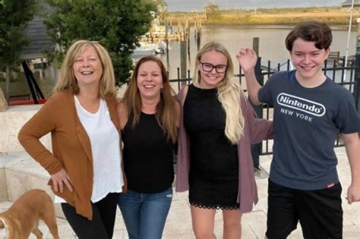 Does Melody Van Zant have kids?