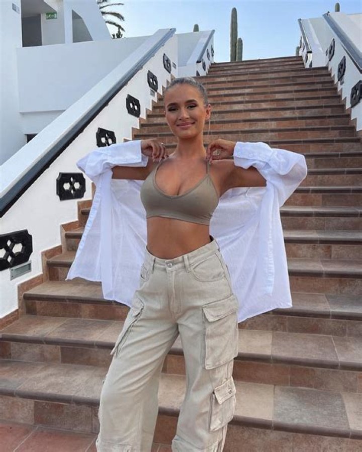 Molly-Mae Hague wiki, age, height, net worth, Wikipedia, Instagram, love Island, husband, nationality