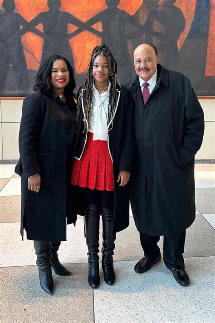 Mona Montrage(Hajia4Real) Biography: Full Name, Age, Parents, Hometown, Boyfriend, Net-Worth, Career, Awards, Instagram, Facebook, Twitter