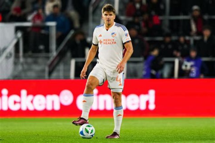 Nick Hagglund Height And Weight