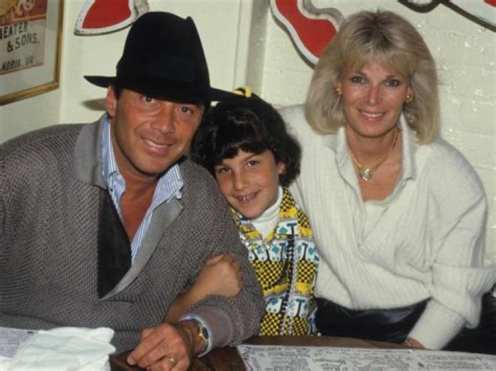 No, Jason Bateman Is Not Gay Instead Married To Amanda Anka Kids Family