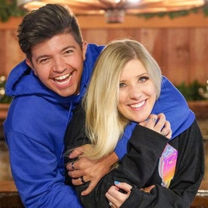 PrestonPlayz Net Worth, Age, Wife, Girlfriend, Family, Biography & More