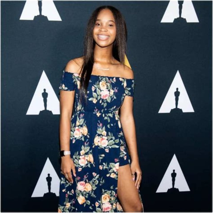 Quvenzhane Wallis Net Worth, Age, Boyfriend, Family, Biography & More