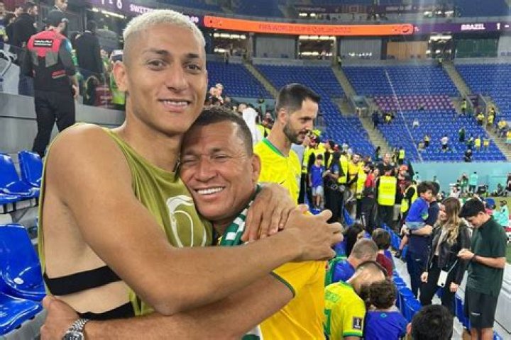 Richarlison Parents Antonio Carlos Andrade And Vera Lucia Divorced When He Was Seven