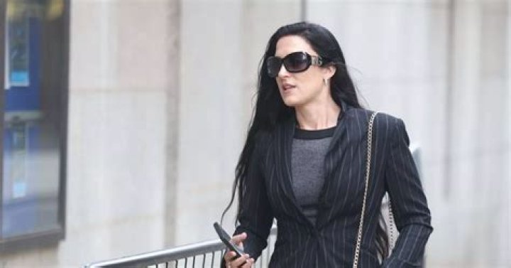 Rikki Neave Siblings: Rebecca Harvey, Sheridean Harvey, Rochelle Harvey