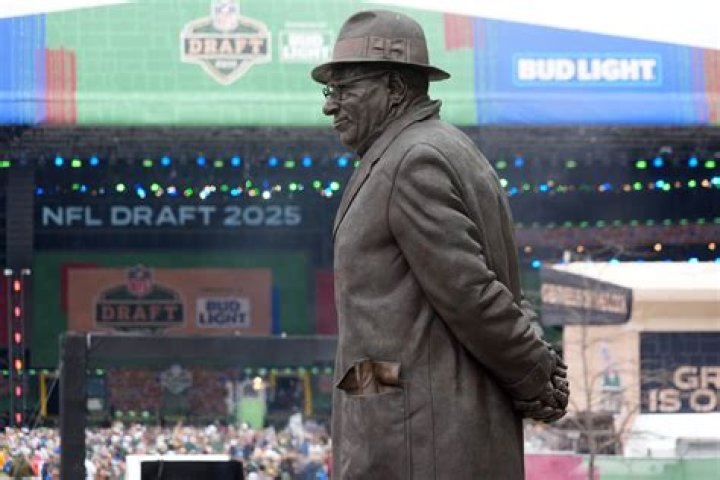 Robert Hampton Height, Weight, Net Worth, Age, Birthday, Wikipedia, Who, Instagram, Biography