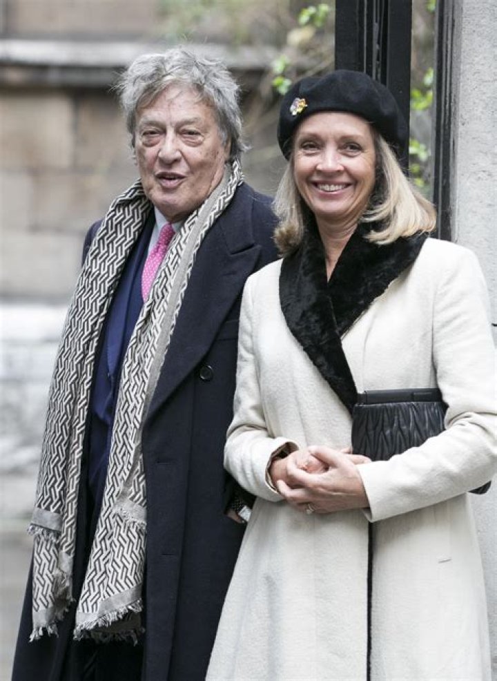 Sabrina Guinness net worth, age, height, bio, birthday, wiki, and salary