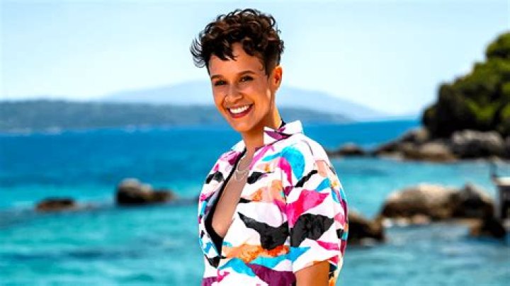 Sarah Kate Reynolds: Surviving Paradise Contestant is Now an Entrepreneur