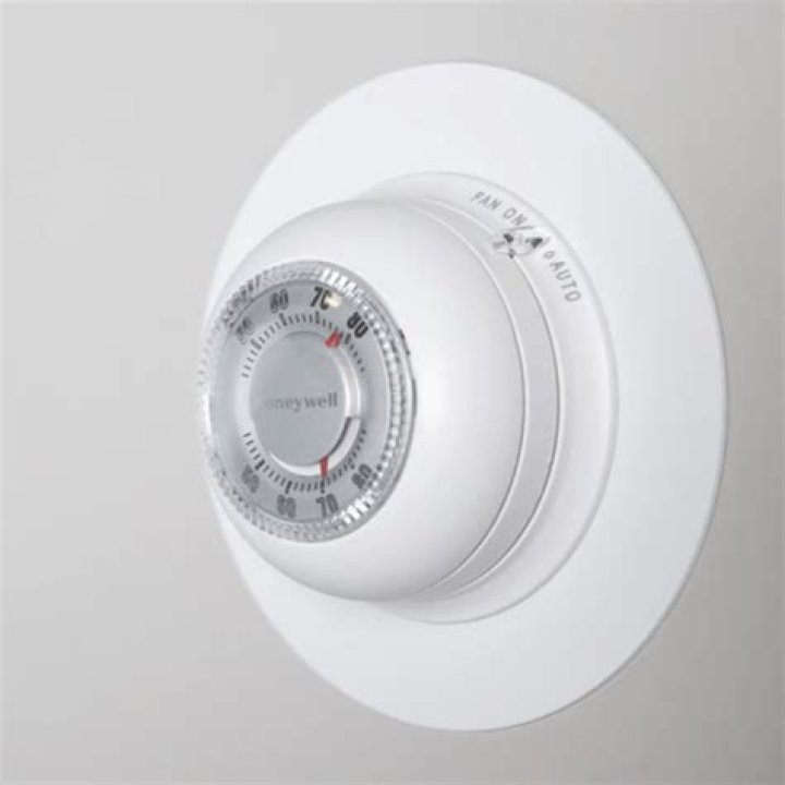 Should the Honeywell thermostat be on auto?