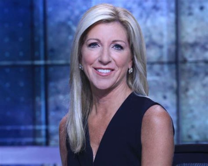 Bio, Wiki, Age, CNBC, Husband, Married, Daughter, 10 Stocks To Buy, Portfolio, Holdings and Salary