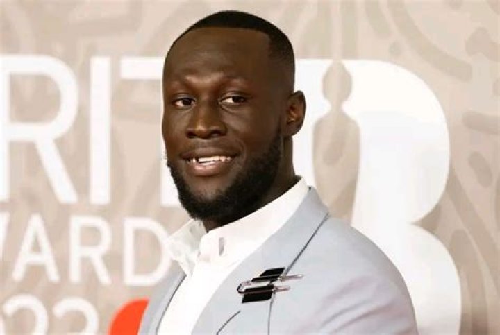 Stormzy Biography: Real Name, Age, Parents, Hometown, Girlfriend, Net-Worth, Career, Awards, Instagram, Facebook, Twitter, Latest Songs