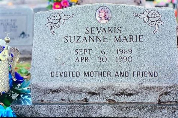 Suzanne Sevakis family: Husband, Children, Parents, Siblings