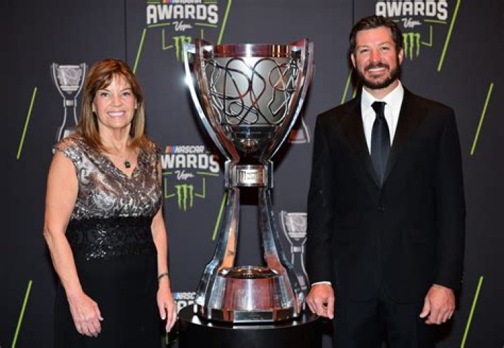 Tamra Barney Height, Weight, Net Worth, Age, Birthday, Wikipedia, Who, Nationality, Biography