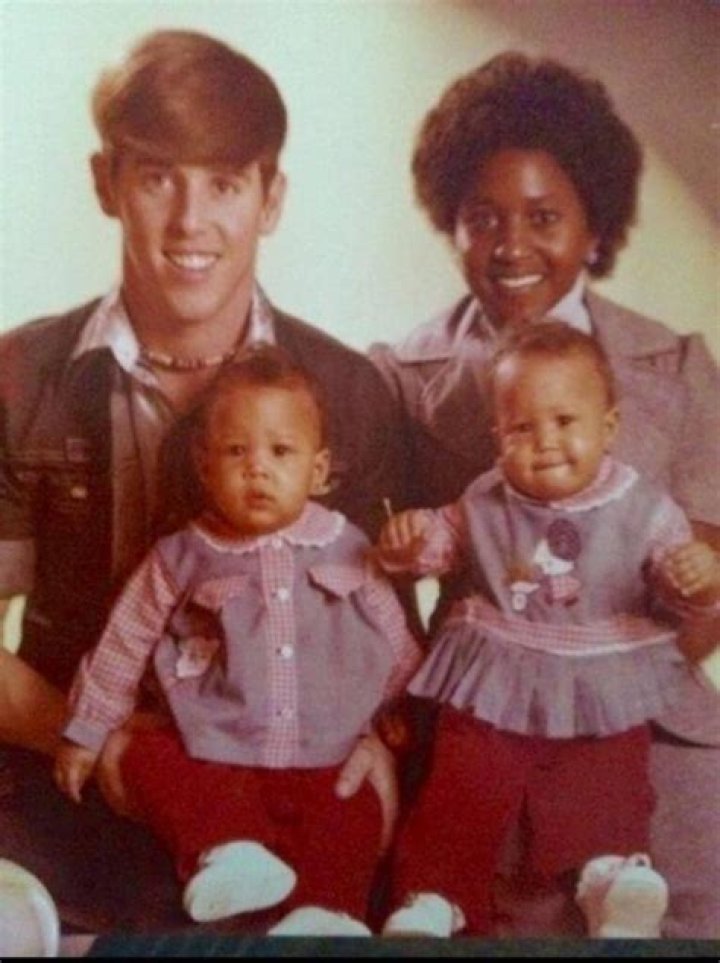Tia Mowry Parents: Timothy Mowry, Darlene Mowry