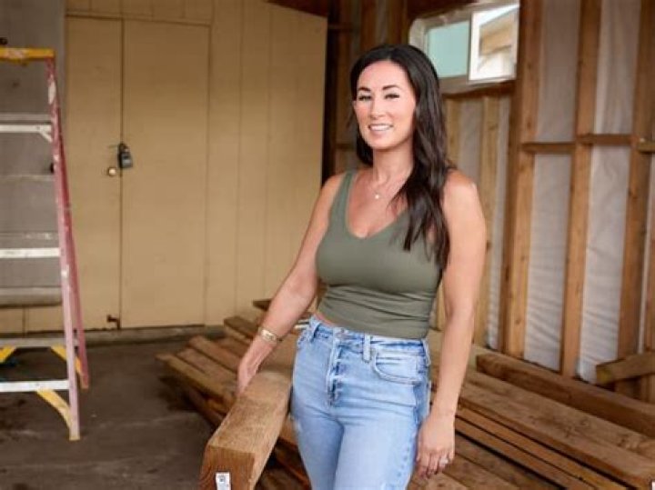 Tristyn Lee Net Worth, Age, Girlfriend, Family, Biography & More