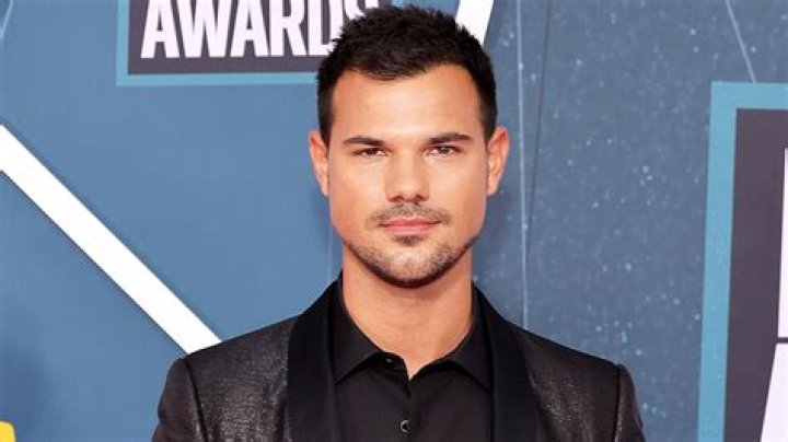 Tylor Lautner Height, Weight, Net Worth, Age, Birthday, Wikipedia, Who, Instagram, Biography