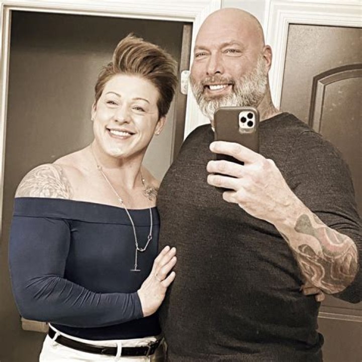 How Old Is Strongwoman? Family And Net Worth