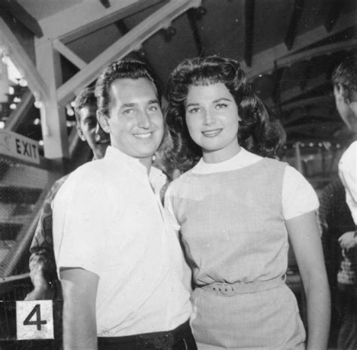 Was Carole King married to Neil Sedaka?