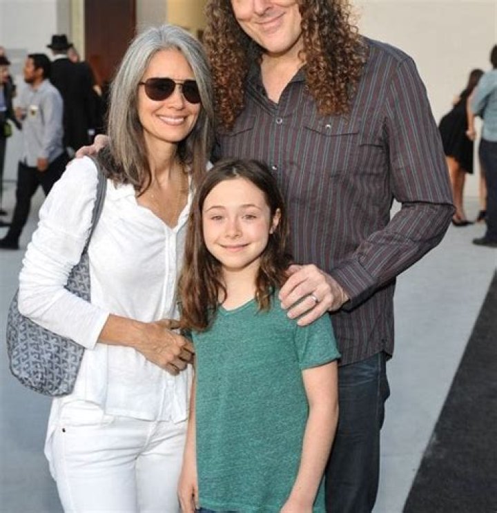 Weird Al is Married to Wife: Suzanne Yankovic. Kids.