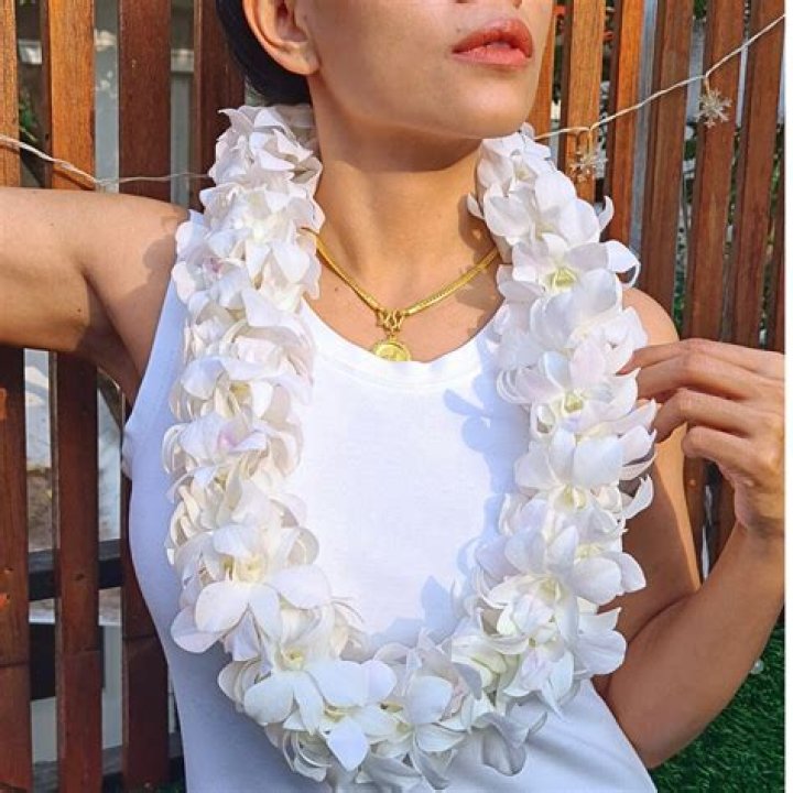 What are those Hawaiian flower necklaces called?