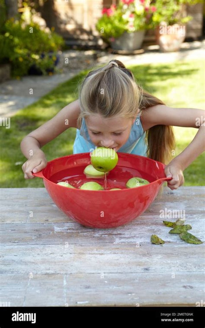 What can I use instead of apples for bobbing?