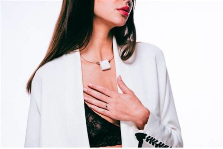 What causes lines of cleavage?